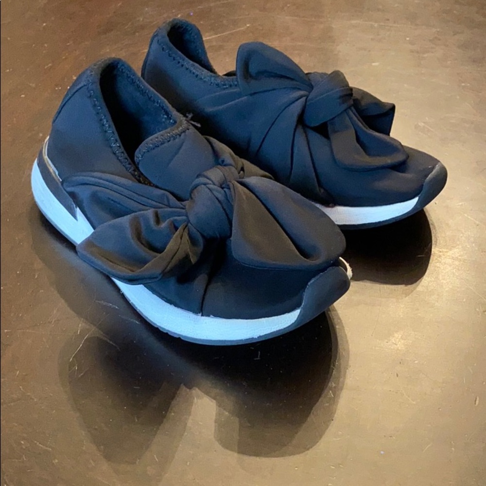 ZARA sneakers w/bow